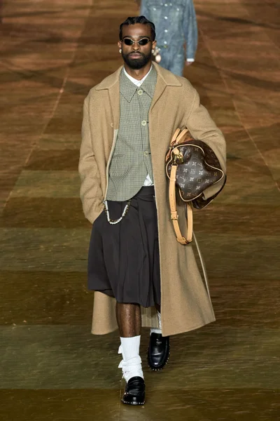 Look 60